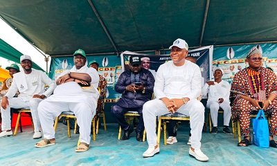 You are currently viewing Campagne pour la présidentielle de 2026 : Hounkpè mobilise Sèmè-Kpodji pour une alternance démocratique