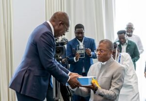 Lire la suite à propos de l’article Église du Christianisme Céleste : Talon reçoit le rapport du CST et appelle à l’unité