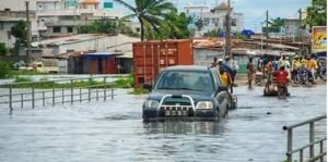 Lire la suite à propos de l’article Fortes pluies à Cotonou : Le maire Luc Gnacadja appelle à la prudence et annonce le déploiement des équipes techniques