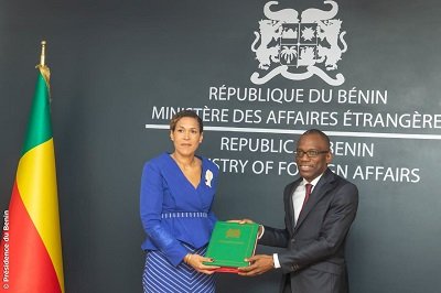 Diplomatie béninoise : Corinne Amori Brunet, l’élégance stratégique d’une nouvelle ère aux Affaires étrangères
