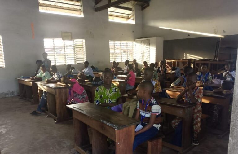 CEP 2026 à Menontin Nord : Un démarrage serein sous le regard attentif des parents