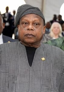 Lire la suite à propos de l’article Le sénateur Robert Gbian après l’installation du Sénat : « Nous sommes prêts à remplir la mission avec abnégation… »