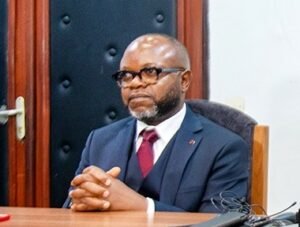 Lire la suite à propos de l’article   Nouveau président du CES : Conrad Gbaguidi salue un successeur d&rsquo;exception