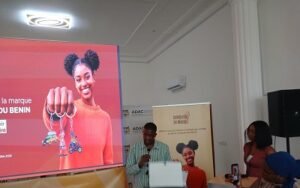 Lire la suite à propos de l’article Valorisation du patrimoine culturel : La marque « Souvenirs du Bénin » officiellement lancée