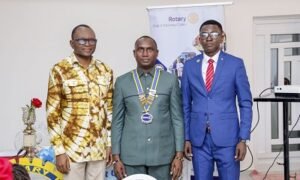 Lire la suite à propos de l’article Rotary Club d&rsquo;Abomey-Calavi : Ronald Dagbo Houndjè prend les rênes avec l&rsquo;ambition d&rsquo;un impact durable