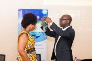 Lire la suite à propos de l’article Passation de charges au Rotary Club de Godomey : Alphonse Kounouho passe les commandes à Carine Patricia Houndji Zitti