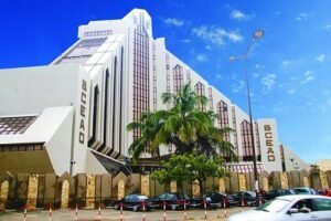 Lire la suite à propos de l’article Mobile money au Bénin : Une inclusion financière record, sous la pression d&rsquo;un choc réglementaire et fiscal inédit