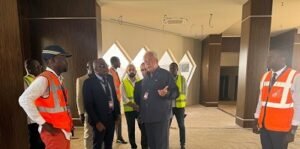 Lire la suite à propos de l’article Modernisation de l’aéroport de Cotonou : Le ministre Georges Alé s’assure de l’avancement du chantier