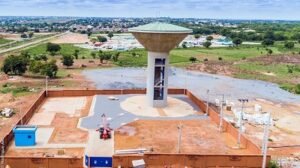 Lire la suite à propos de l’article Eau potable : Au Bénin, 69,6 % de la population dispose d’au moins un service élémentaire en 2024