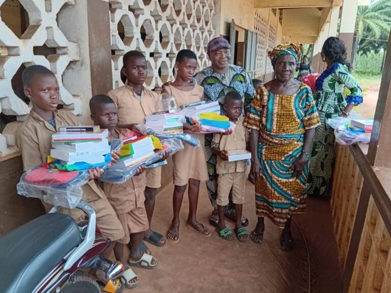 Rentrée scolaire 2026-2027 : L&rsquo;ASPAS offre des kits scolaires à des écoliers démunis de l’EPP Gbozoumè B à Avrankou