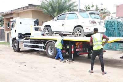Garages, épaves et véhicules abandonnés : La mairie de Cotonou passe à l’action contre l’occupation des espaces publics