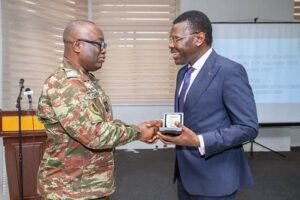 Lire la suite à propos de l’article Neutralité des forces armées : Le Pr Djogbénou plaide pour une posture « engageante »