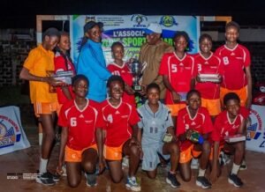 Lire la suite à propos de l’article VOLLEYBALL / 8ÈME ÉDITION DE LA COUPE DE LA RELÈVE : L’Association Amazone Sports Académie célèbre la jeunesse et l’excellence à Sègbèya