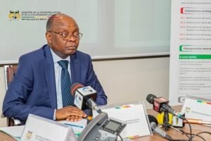 Lire la suite à propos de l’article Dialogue de gestion au 31 août 2026 : Le ministre Janvier Yahouédéou exige l’accélération des résultats