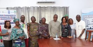Lire la suite à propos de l’article Économie populaire à Cotonou : Le maire Luc Gnacadja à l’écoute des revendeuses de Missèbo