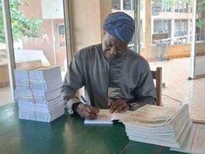 Lire la suite à propos de l’article Promotion des langues et du patrimoine culturel béninois : Dr Djibril Boussou met en lumière les empreintes arabes dans la langue Dendi