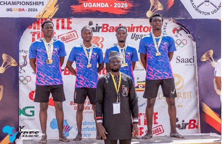 You are currently viewing Championnats d’Afrique d&rsquo;Airbadminton Ouganda 2026: La triplette hommes du Bénin retourne à Cotonou en or