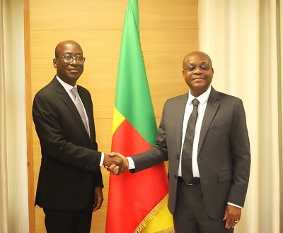 You are currently viewing Nommé Ambassadeur du Bénin en France :  Jean-Michel Abimbola reçu par le Pr Dorothé Sossa 