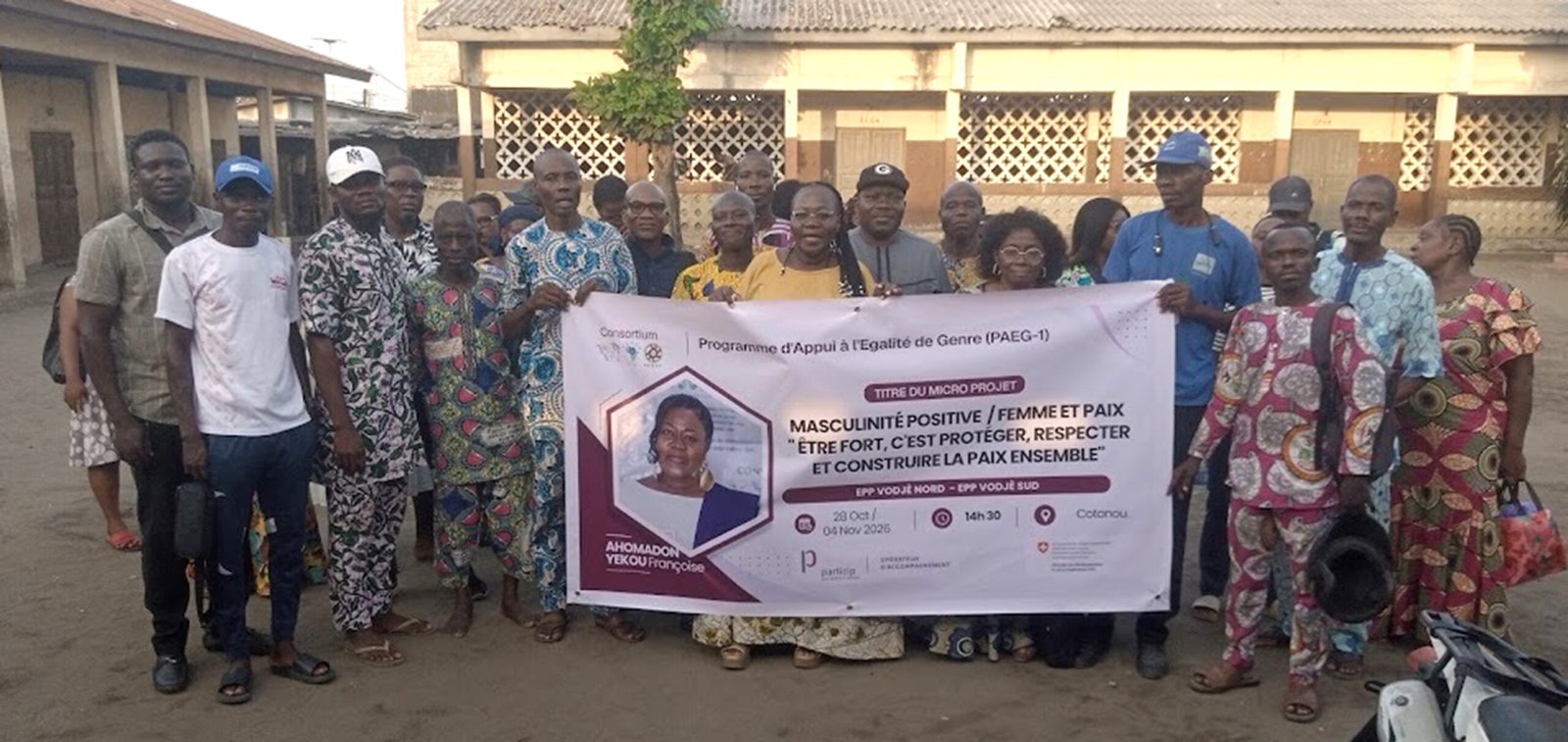 You are currently viewing « Masculinité positive / Femme et Paix » à Cotonou : Françoise AHOMADON YEKOU sensibilise la population du 11ème arrondissement pour l’égalité de genre