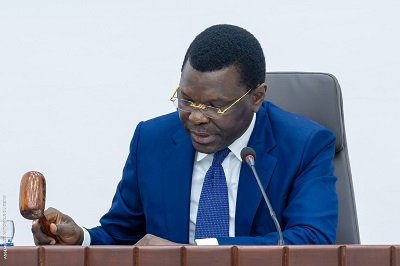 You are currently viewing Assemblée nationale : Le deuxième rapport d’activités du Président Djogbénou adopté à l’unanimité