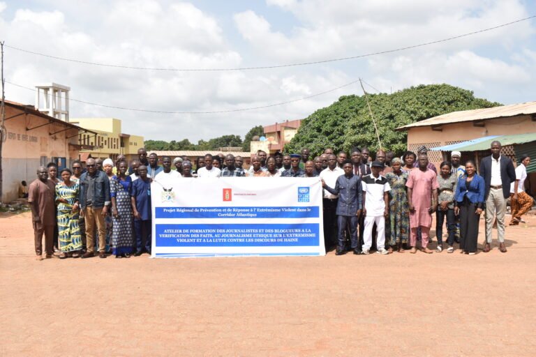 Désinformation et discours de haine : A Djougou, journalistes et blogueurs se mettent en réseau pour prévenir l’extrémisme violent