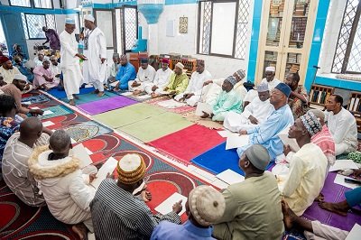 Mosquée centrale de Zongo à Cotonou : Forte mobilisation autour de Yacoubou Amadou pour honorer la mémoire de son père, le colonel Abdouramane Amadou