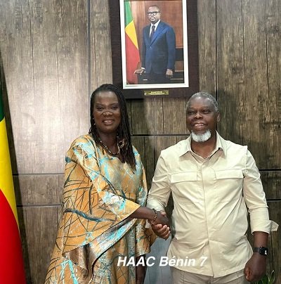 You are currently viewing Audience à la HAAC : Aminatou SAR présente la vision du système des Nations Unies à Édouard Loko